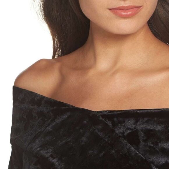 Chelsea28 | Off the Shoulder Velvet Cocktail Dress - Picture 4 of 4